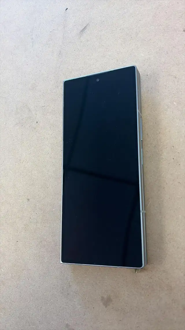 Samsung Z Fold 6 256 GB 1 year warranty. - Photo 2