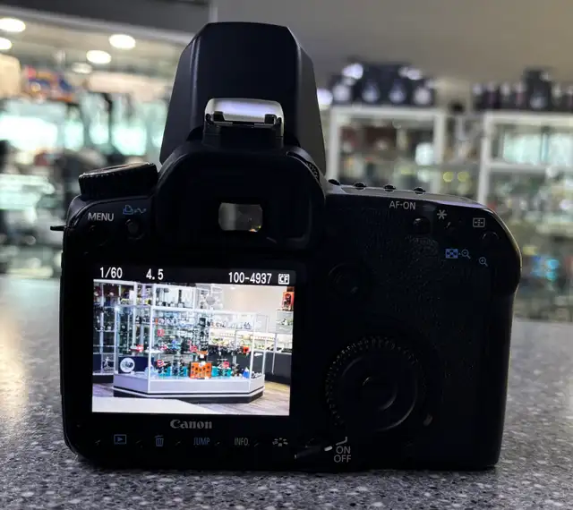 Canon 40D DSLR Camera and Lens - Photo 3