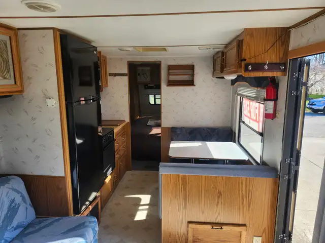 1993 Jayco 370 series SS trailer - Photo 4