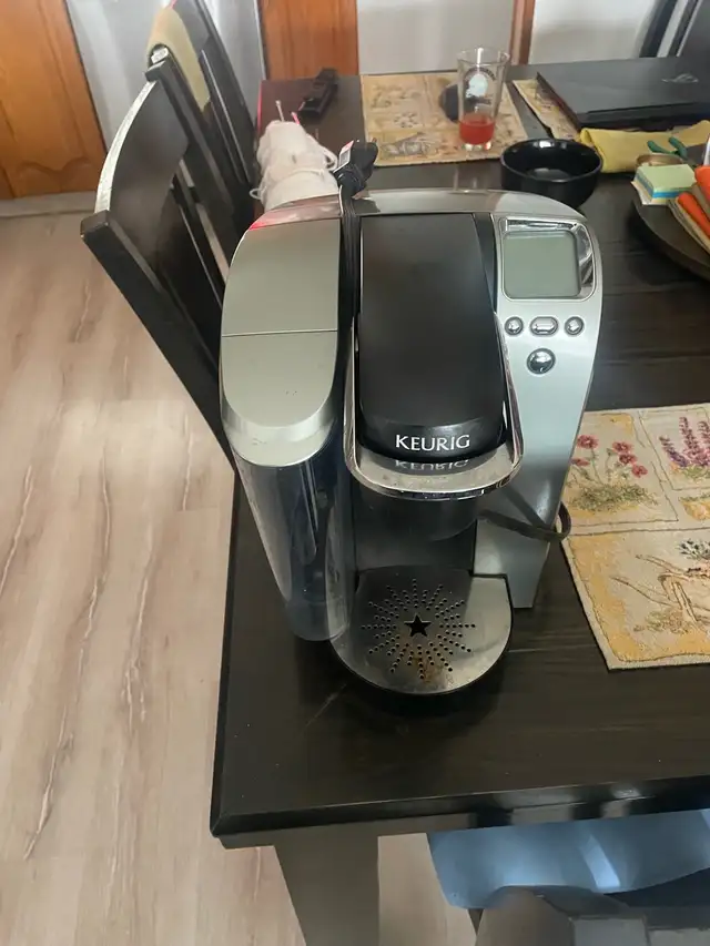free Keurig coffee maker - Photo 4