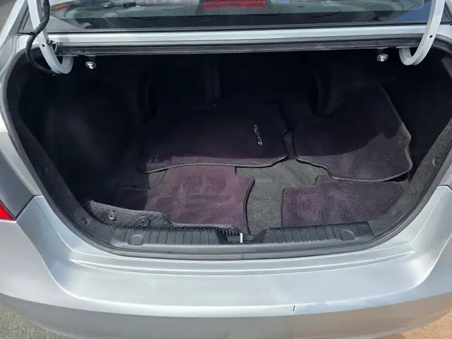 2010 Hyundai Elantra - Photo 11