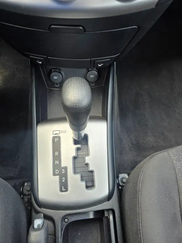 2010 Hyundai Elantra - Photo 14