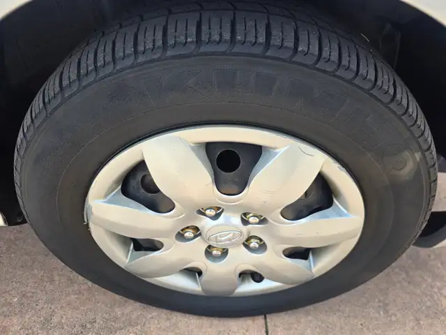 2010 Hyundai Elantra - Photo 18