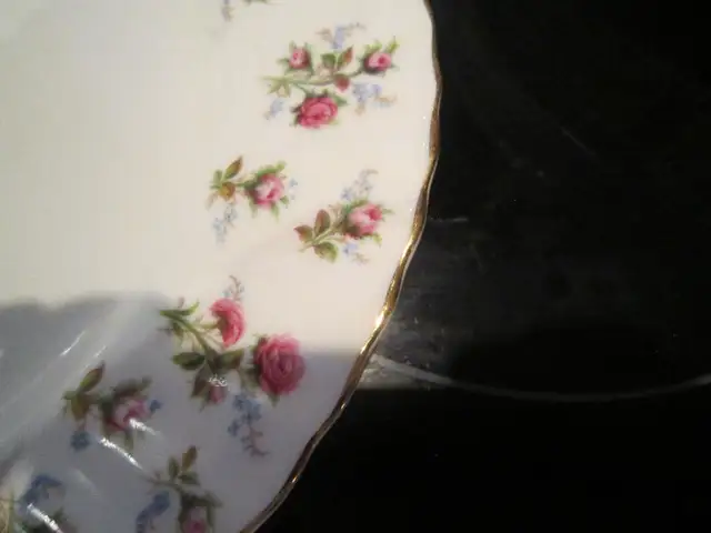 Royal Albert WINSOME fine bone china set for 4 - Photo 2