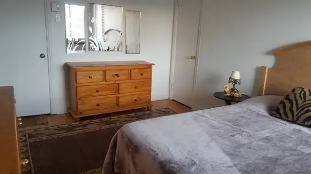 Private Room For Rent / Chambre meublée à louer - Photo 2