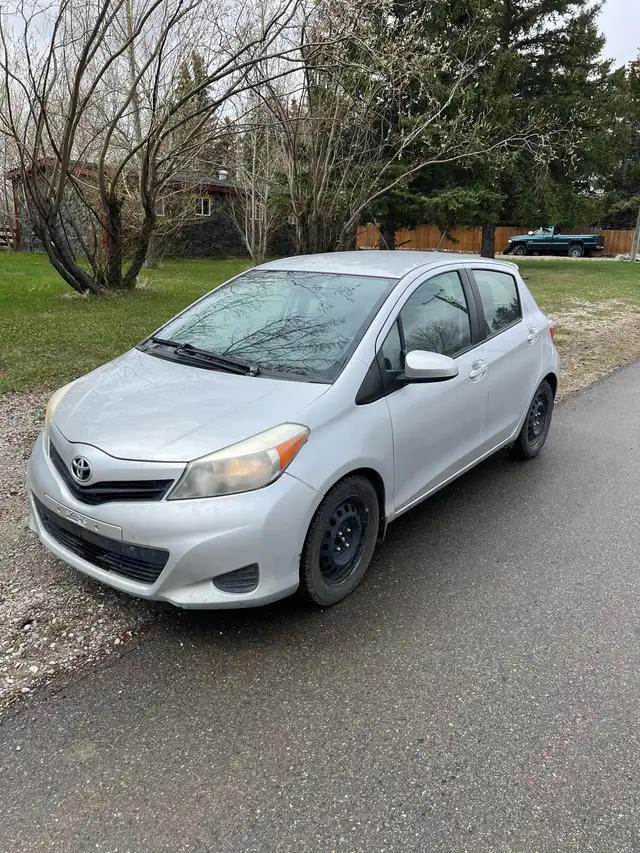 2014 Toyota Yaris (active status) - Photo 2