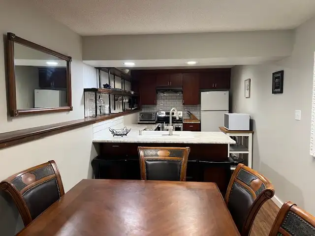 BEAUTIFUL FULLY FURNISHED 2 Bed 1 Full Bath Suite Panorama Ridge - Photo 3