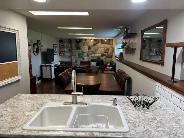 BEAUTIFUL FULLY FURNISHED 2 Bed 1 Full Bath Suite Panorama Ridge - Photo 5