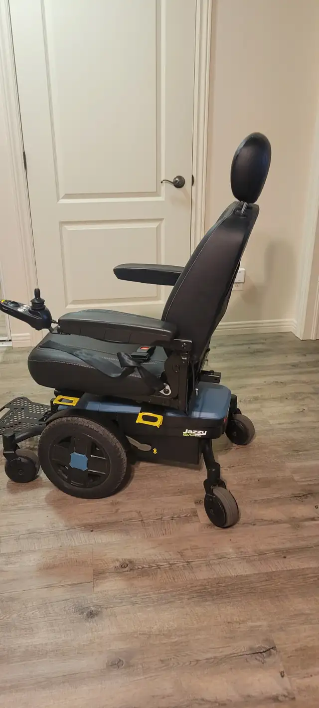 fauteuil roulant électrique presque neuf - Photo 6