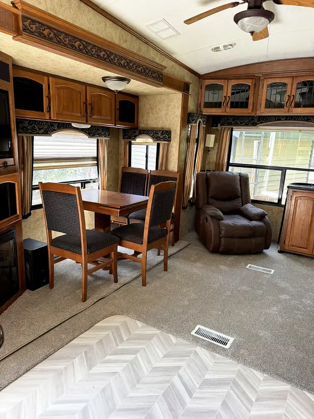 2013 Keystone Montana 3100RL Fifth Wheel - Photo 8