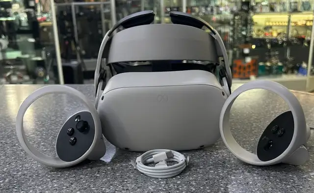 Oculus Quest 2 VR Headset