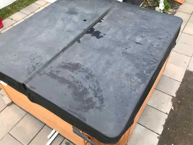 Couvercle de spa, Pompe et chauffe eau