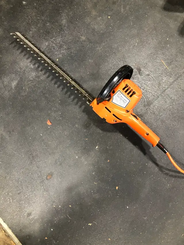 16" Black & Decker Electric Hedge Trimmer