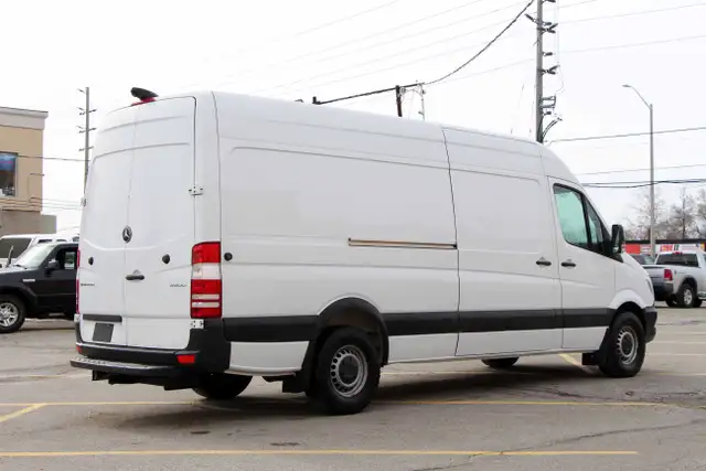 2018 Mercedes-Benz Sprinter Cargo Van 2500 170 High-Roof - Photo 7