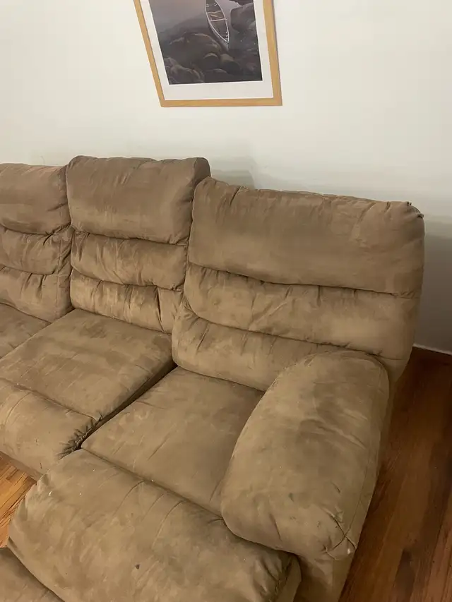 free brown sofa recliner - Photo 3