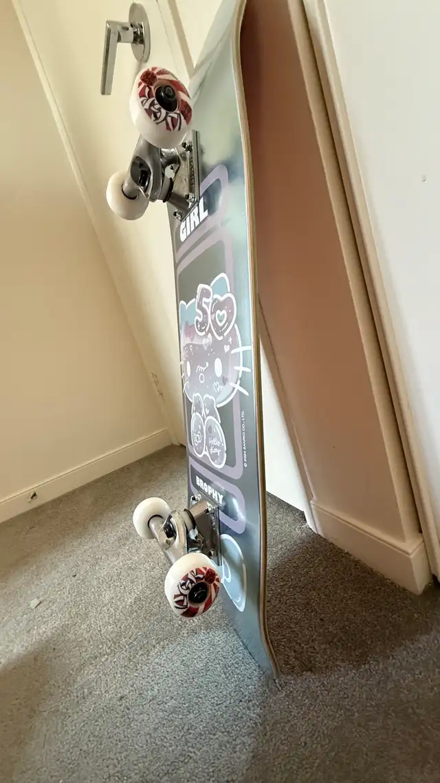 Unused complete skateboard - Photo 3