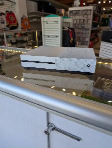 Xbox One S 1TB NO CONTROLLER