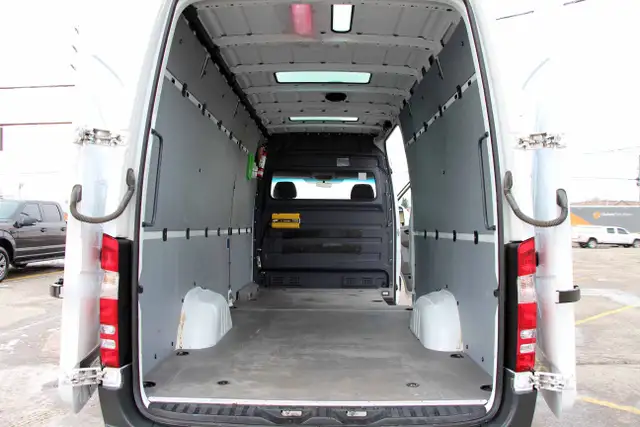 2016 Mercedes-Benz Sprinter Cargo Vans 2500 170 - Photo 9