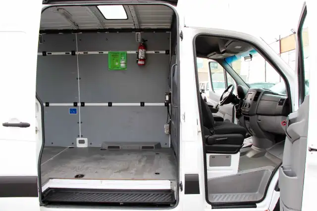 2016 Mercedes-Benz Sprinter Cargo Vans 2500 170 - Photo 11