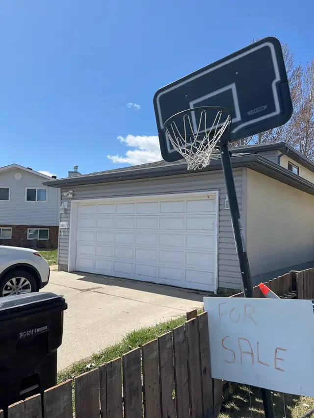 basketball stand. - Photo 2