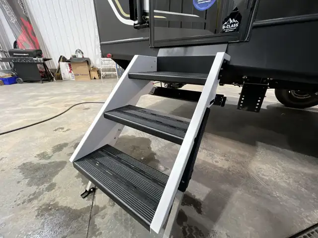 2025Outback 212RB OPEN CONCEPT COUPLES TRAILER CLEARANCE - Photo 8