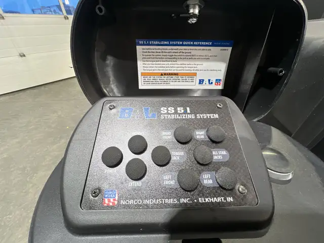 2025Outback 212RB OPEN CONCEPT COUPLES TRAILER CLEARANCE - Photo 12