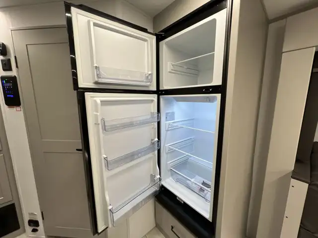2025Outback 212RB OPEN CONCEPT COUPLES TRAILER CLEARANCE - Photo 23