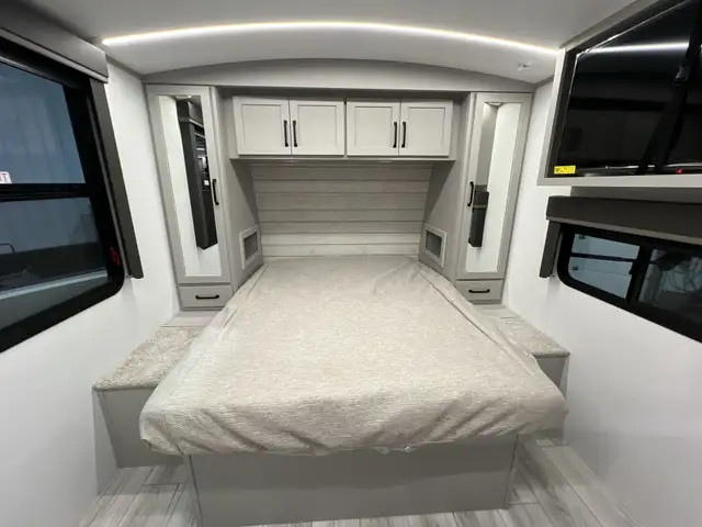 2025Outback 212RB OPEN CONCEPT COUPLES TRAILER CLEARANCE - Photo 29