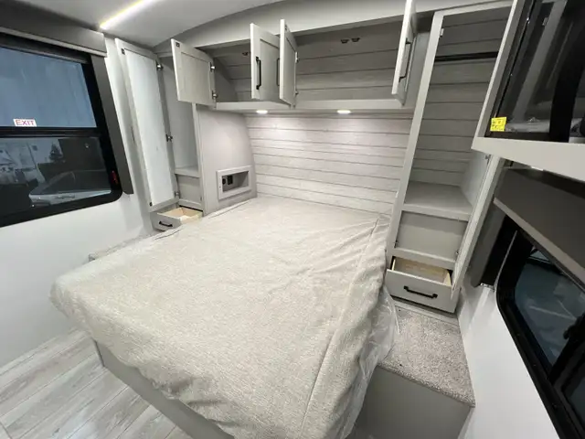 2025Outback 212RB OPEN CONCEPT COUPLES TRAILER CLEARANCE - Photo 30