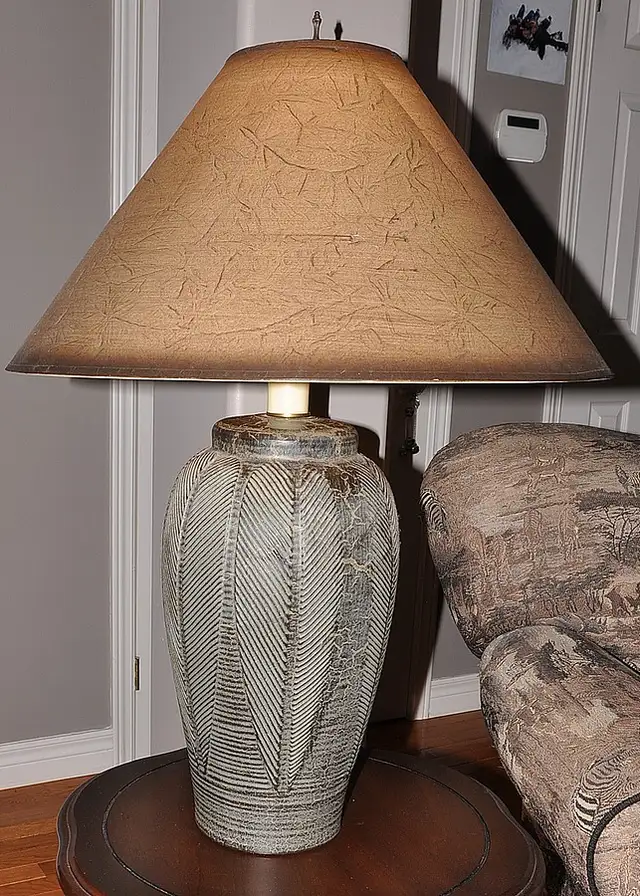 Grey Ceramic Tri-Light Lamps. - Photo 2