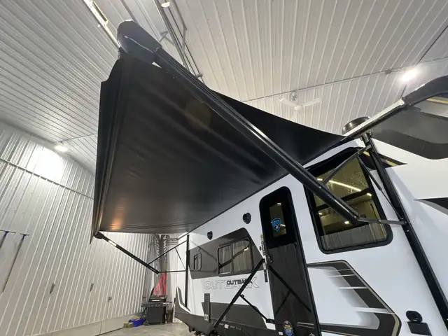 2025 Outback 221MD COUPLES, OPEN CONCEPT BLOWOUT CLEARANCE SALE - Photo 6