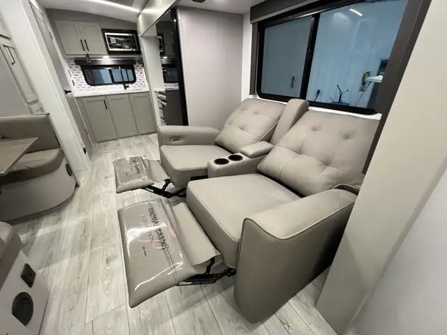 2025 Outback 221MD COUPLES, OPEN CONCEPT BLOWOUT CLEARANCE SALE - Photo 22