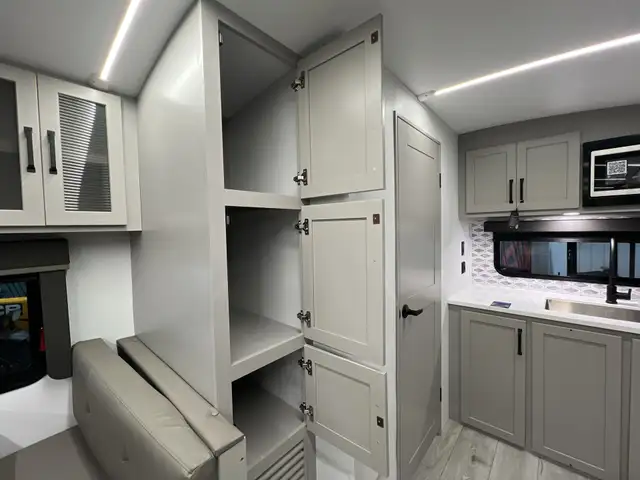 2025 Outback 221MD COUPLES, OPEN CONCEPT BLOWOUT CLEARANCE SALE - Photo 23