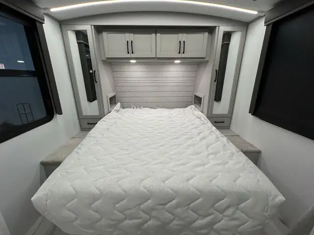 2025 Outback 221MD COUPLES, OPEN CONCEPT BLOWOUT CLEARANCE SALE - Photo 31