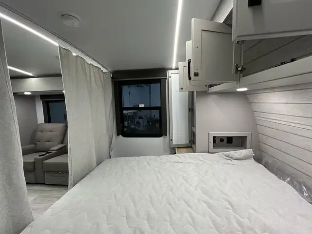 2025 Outback 221MD COUPLES, OPEN CONCEPT BLOWOUT CLEARANCE SALE - Photo 34