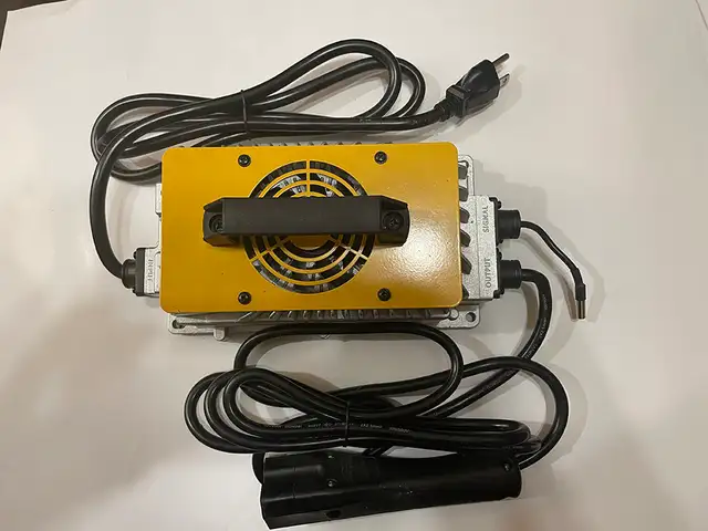 Chargeur 48v Batteries Acide 18A NEUF - Photo 3