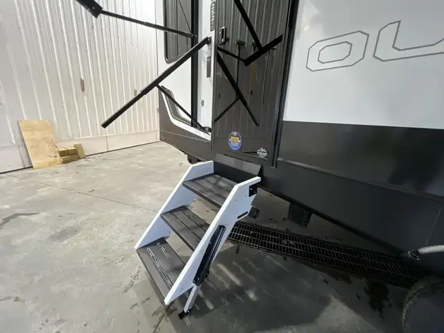 2025 Outback 252RD, COMPACT, COUPLES TRAILER CLEARANCE SALE - Photo 8
