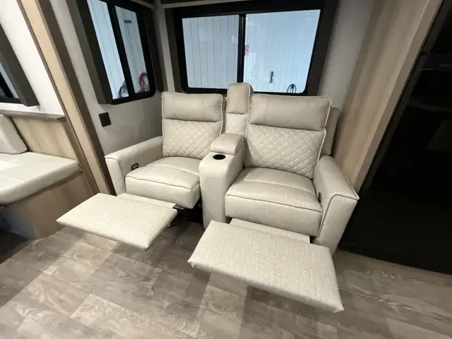 2025 Outback 252RD, COMPACT, COUPLES TRAILER CLEARANCE SALE - Photo 19