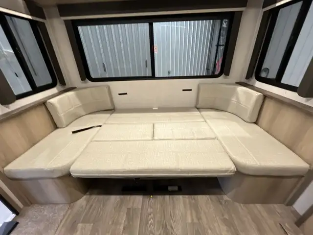 2025 Outback 252RD, COMPACT, COUPLES TRAILER CLEARANCE SALE - Photo 31