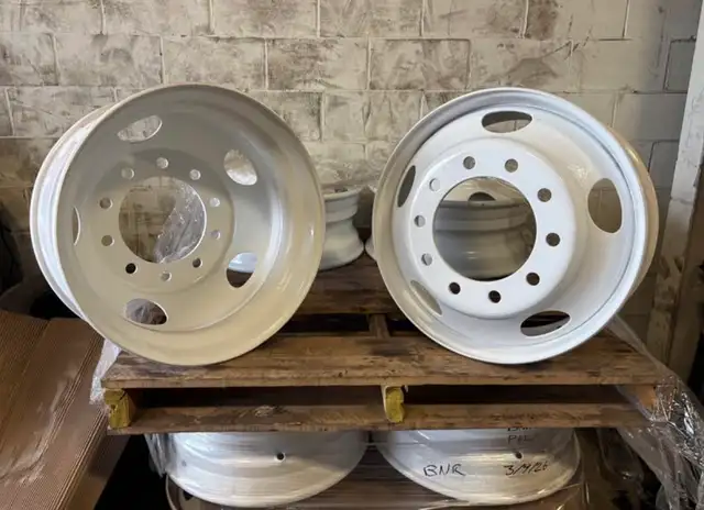 8.25"x22.5" Hub Pilot Steel Wheel