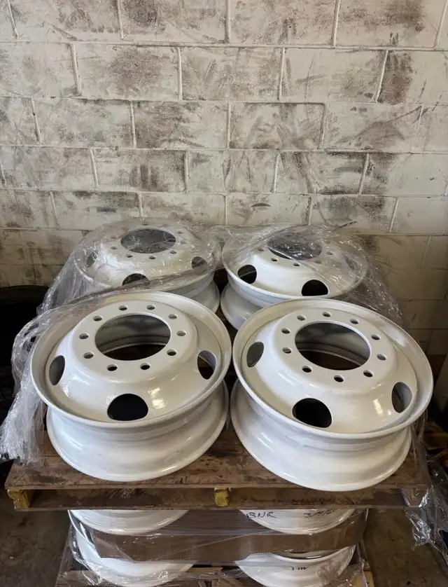 8.25"x22.5" Hub Pilot Steel Wheel - Photo 4