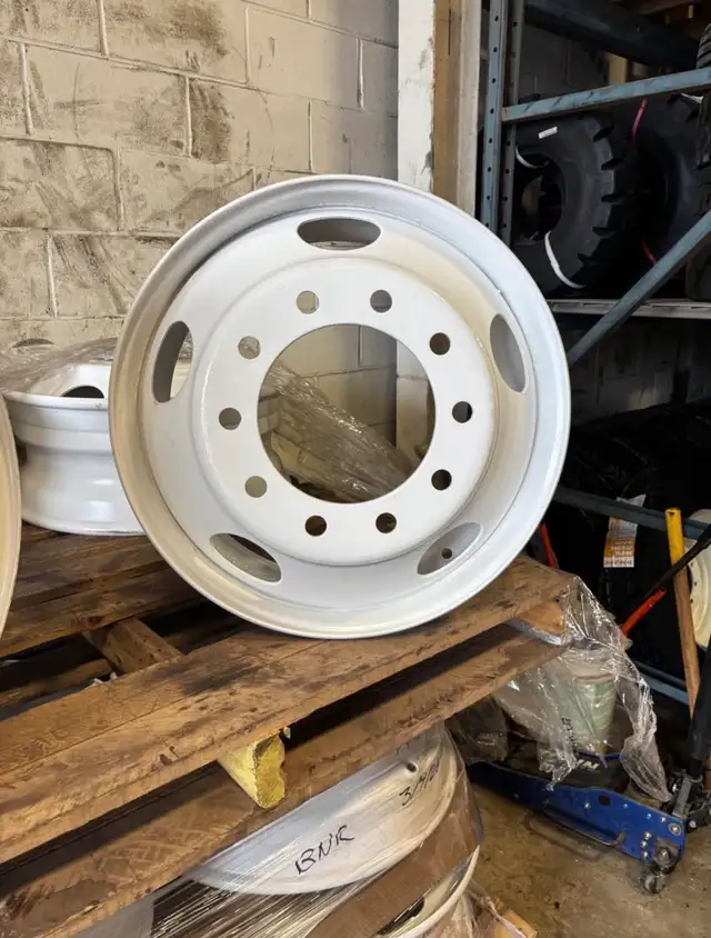 8.25"x22.5" Hub Pilot Steel Wheel - Photo 8