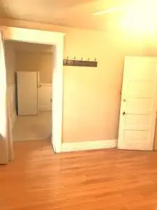 (DOWNTOWN)  2-Bedrooms Apartment, Clean & Quiet! - Photo 3