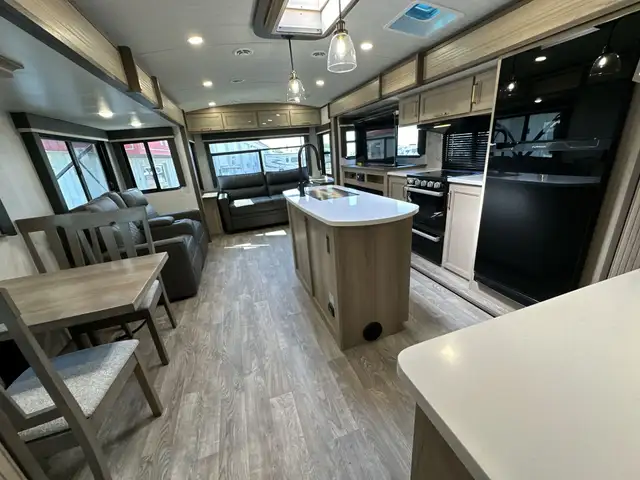 2025 Outback 328RL COUPLES UNIT, LUXURY, SPACIOUS - Photo 4