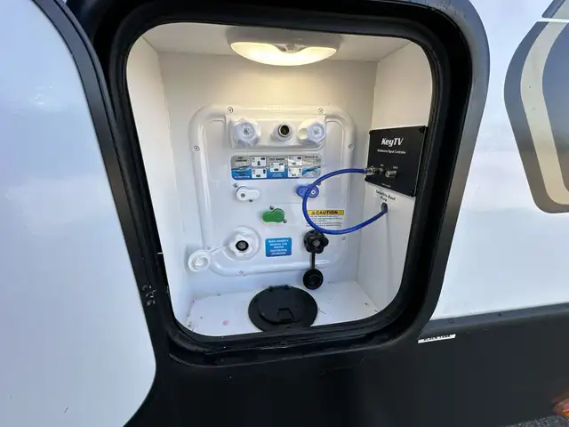2025 Outback 328RL COUPLES UNIT, LUXURY, SPACIOUS - Photo 16