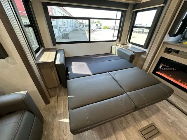 2025 Outback 328RL COUPLES UNIT, LUXURY, SPACIOUS - Photo 25