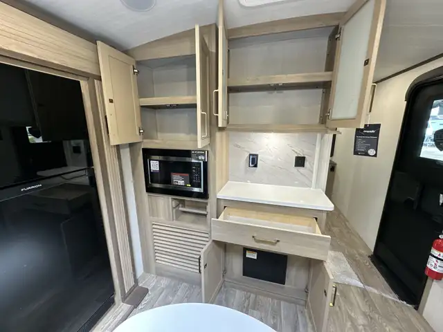 2025 Outback 328RL COUPLES UNIT, LUXURY, SPACIOUS - Photo 26