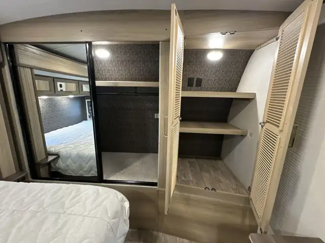 2025 Outback 328RL COUPLES UNIT, LUXURY, SPACIOUS - Photo 28