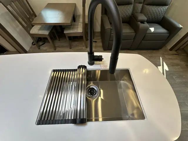 2025 Outback 328RL COUPLES UNIT, LUXURY, SPACIOUS - Photo 32