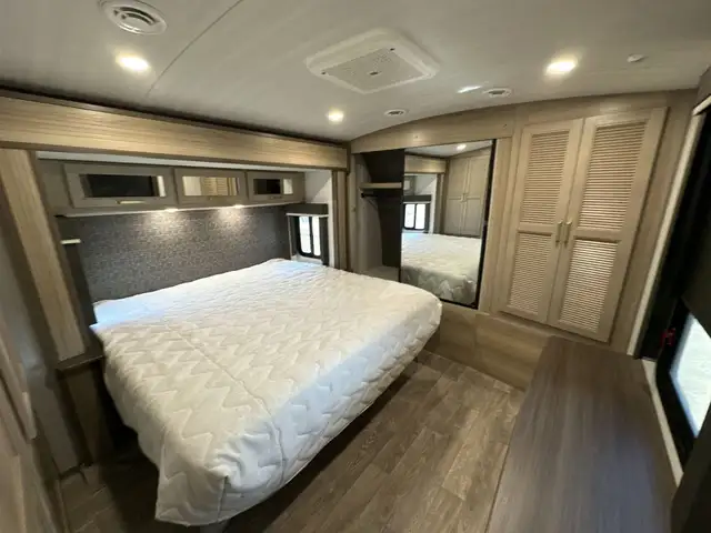 2025 Outback 328RL COUPLES UNIT, LUXURY, SPACIOUS - Photo 35